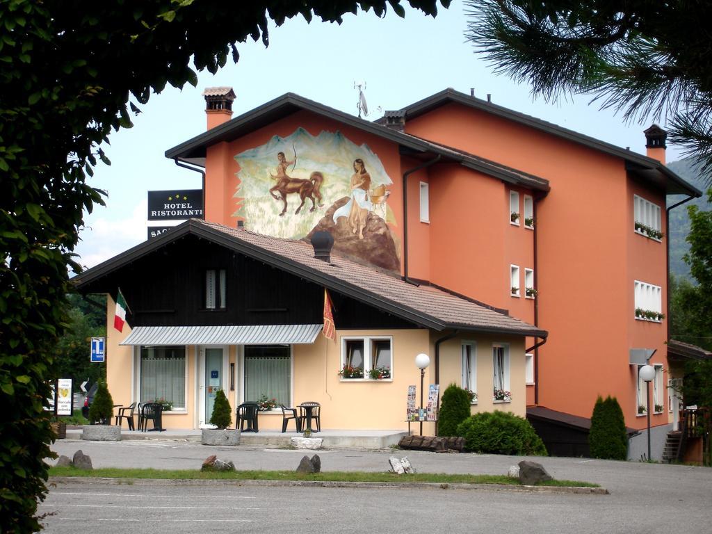 Hotel Ristorante Sagittario Feltre Kültér fotó