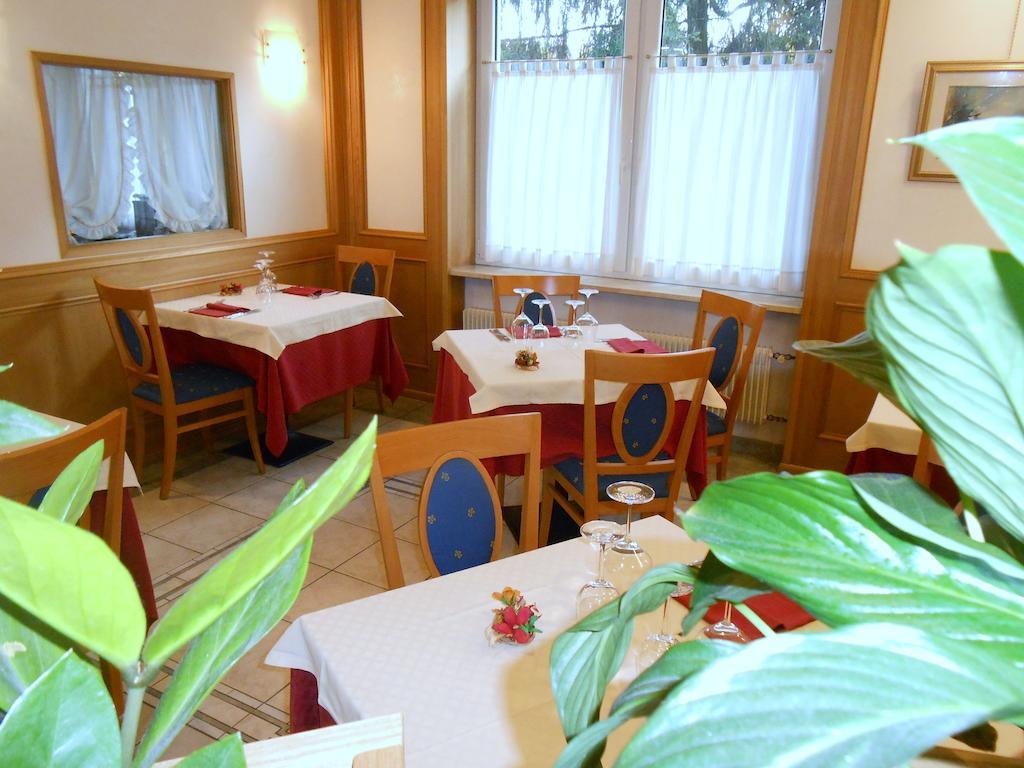 Hotel Ristorante Sagittario Feltre Kültér fotó